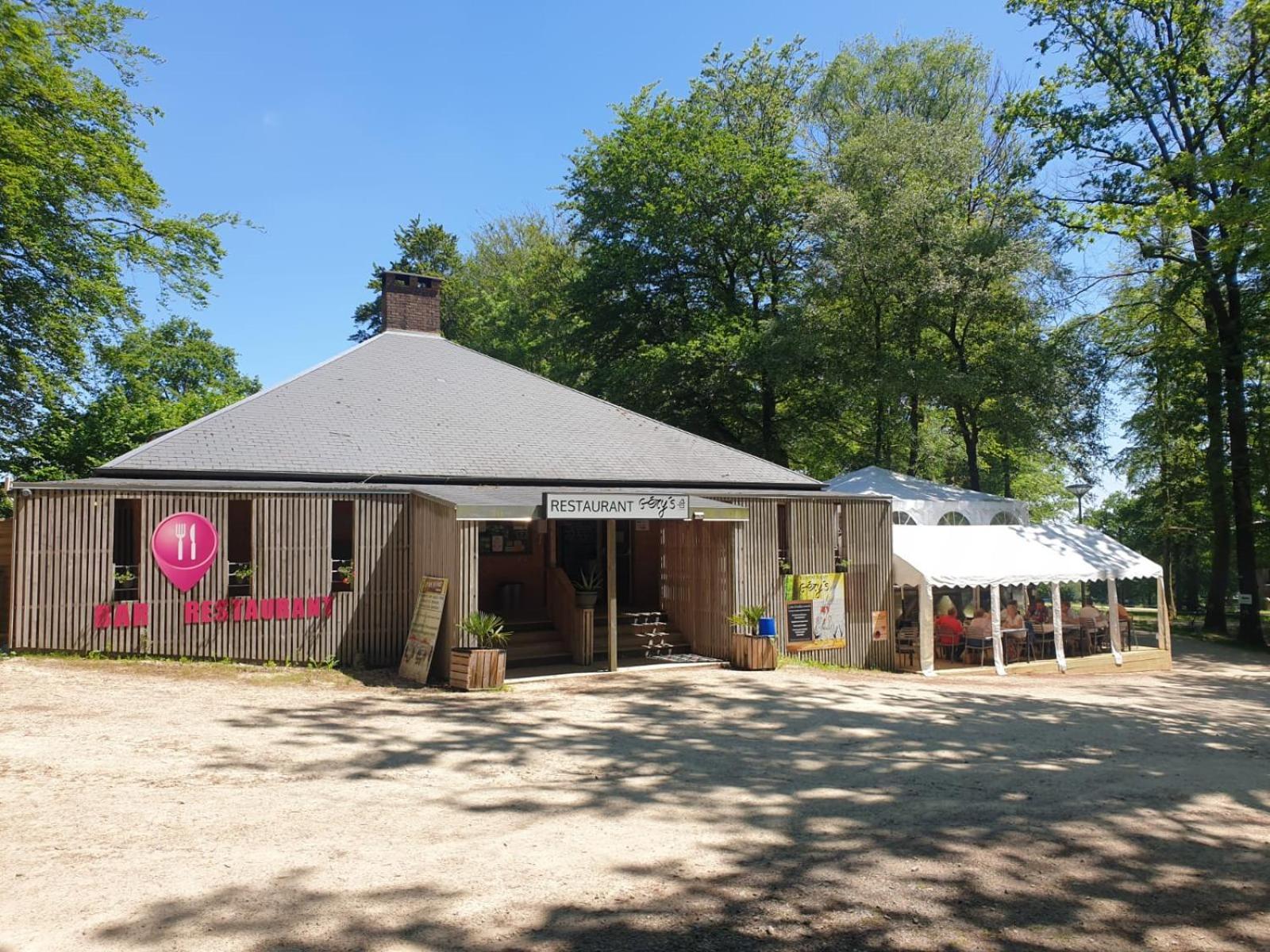 L'Etape En Foret Saint-Sever-Calvados Luaran gambar